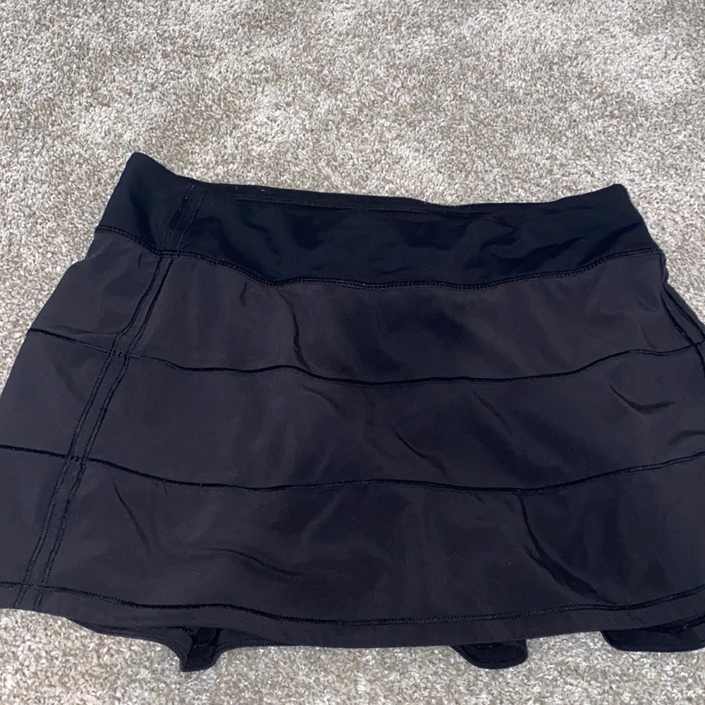 Lululemon black skirt